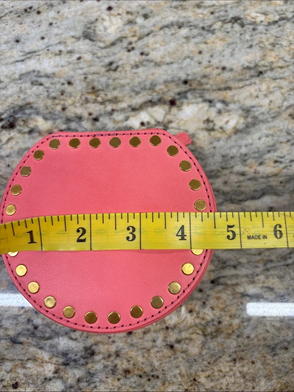 Old trend leather peach Round Coral Jewelry Case with Gold Stud